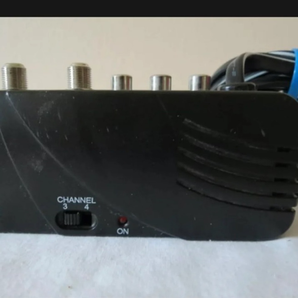 GENERAL ELECTRIC RF MODULATOR - MODEL AV23332